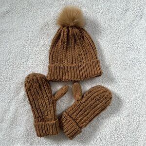 Cable-Knit  pompom hat and mittens